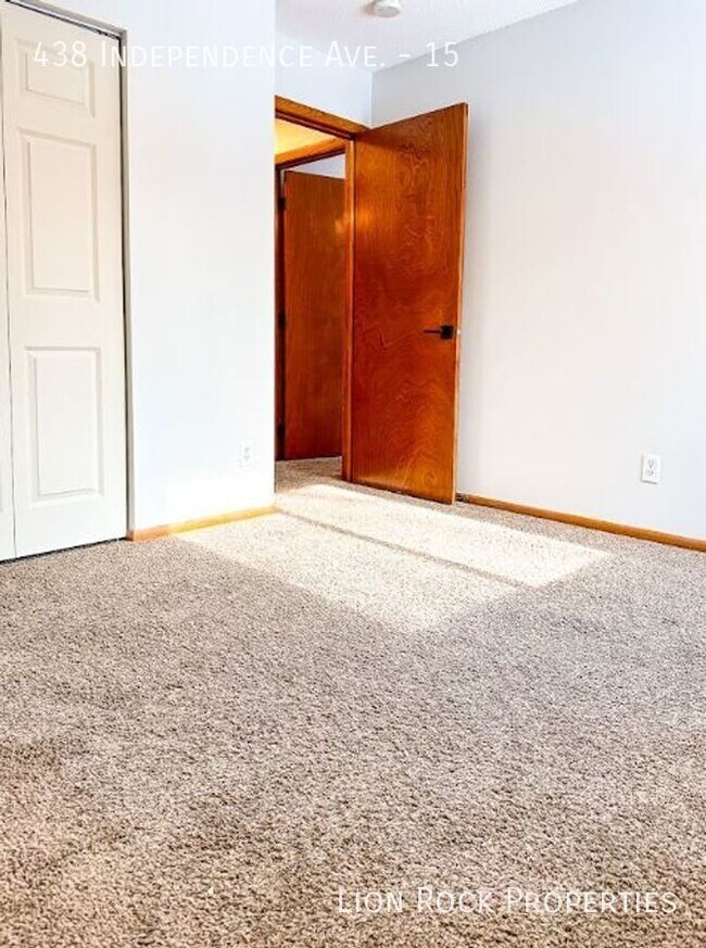 Building Photo - Charming Two Bedroom with Balcony in Quiet...