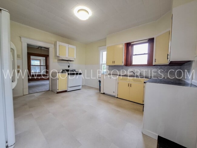 Building Photo - Charming 4-Bedroom Home in DeSoto!