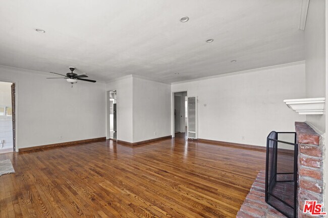 Foto del edificio - 2421 Cloy Ave