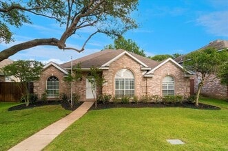 Building Photo - 711 Cottonwood Bend Dr
