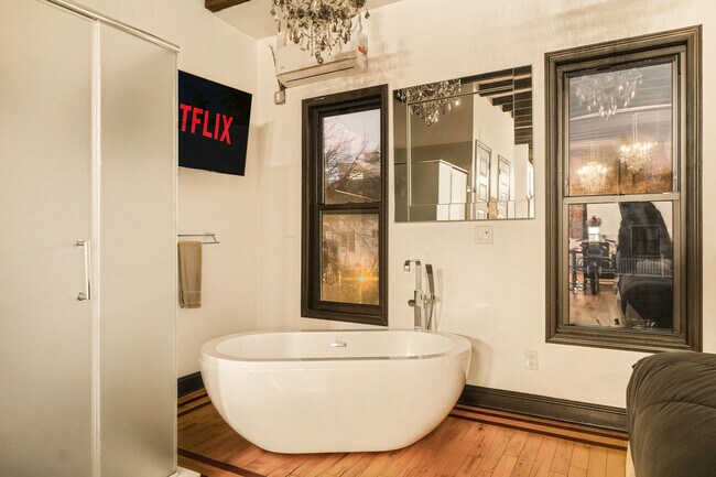 Building Photo - 188 Covert St