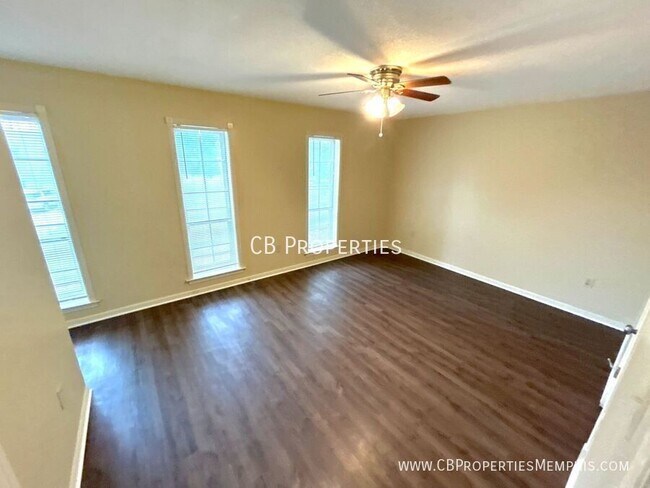 Foto del edificio - 5300 Pipers Gap Dr