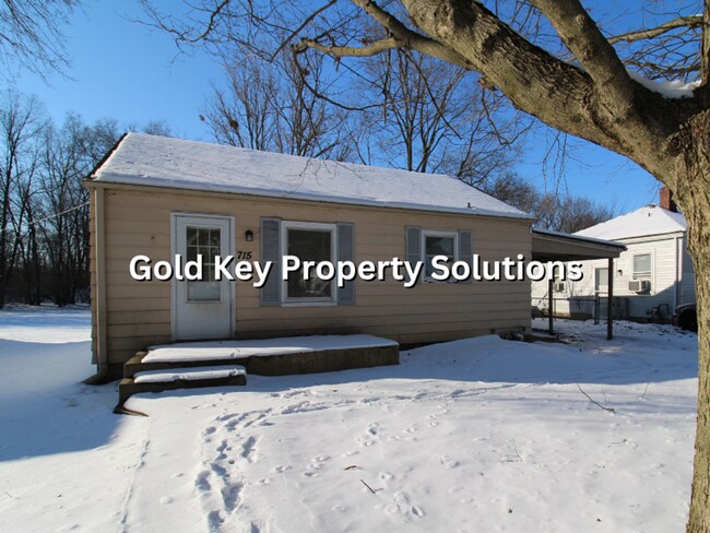 Building Photo - MUNCIE 3 BR 1 BA House with Carport and Large Yard (SECTION 8 APPROVED)