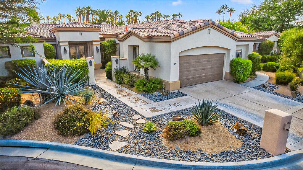 Primary Photo - 4 Milano Cir