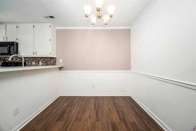 Building Photo - 925 Whistling Swan Dr