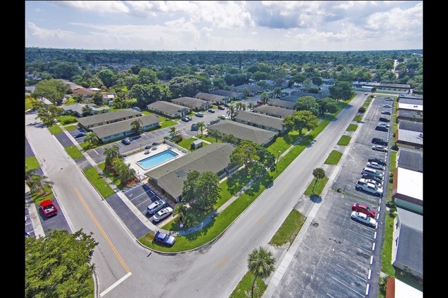Aerial Photo - Waterford Villas - 6890- 6857 SW 5th St Margate, FL 33068