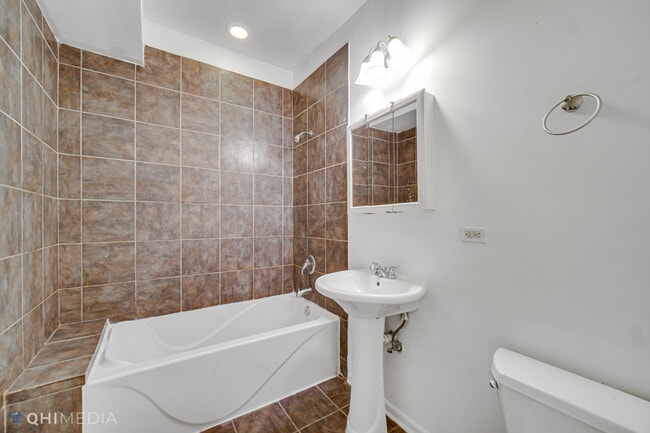 Foto del edificio - 436 E 62nd St