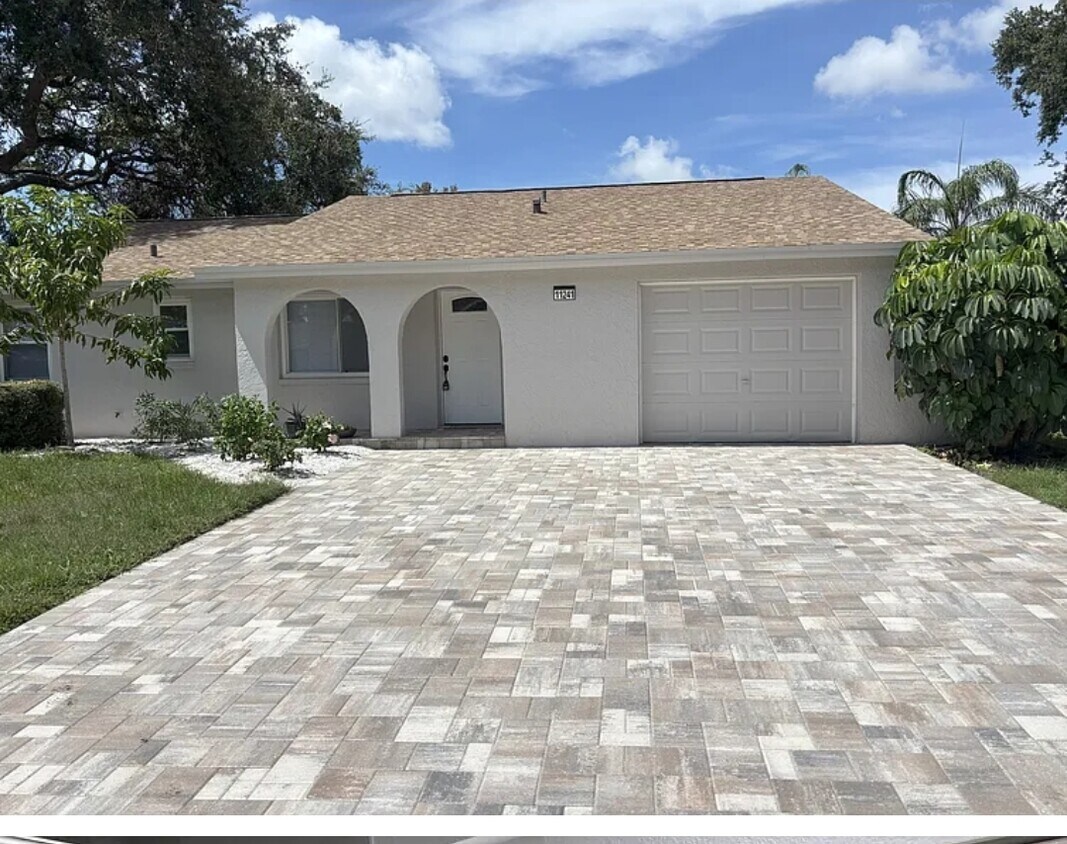 Foto principal - 11241 Temple Ct