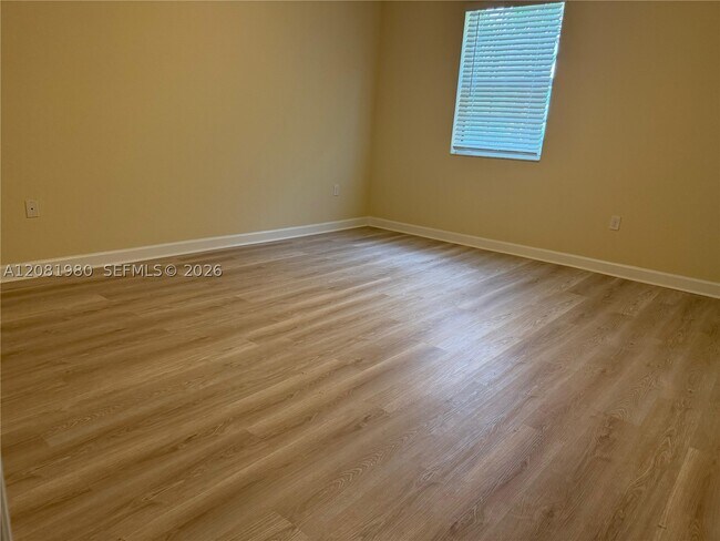 Building Photo - 9441 SW 172nd Ave