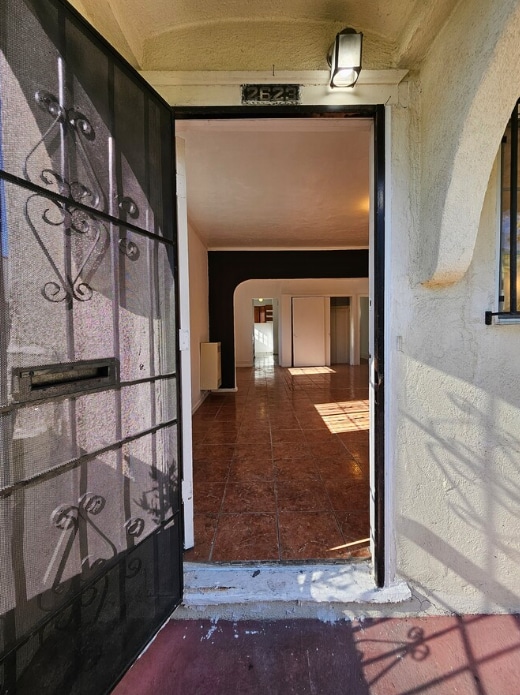 Building Photo - 2623 Hillcrest Dr