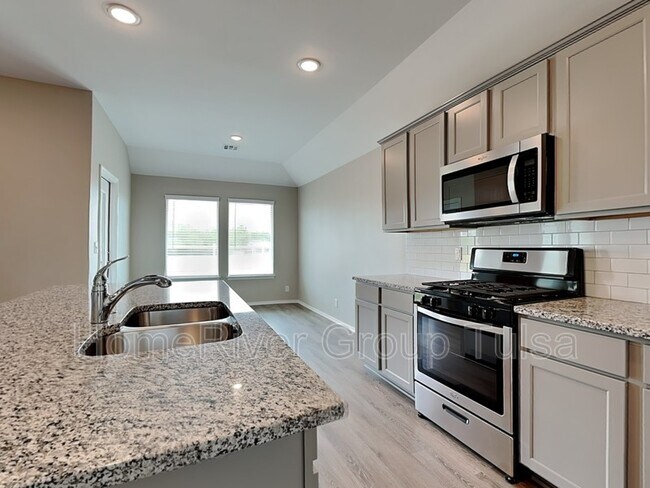 Foto del edificio - 28165 E 112th Pl S