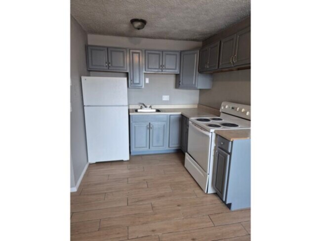 Building Photo - Condo