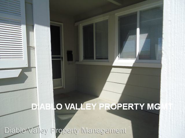 Building Photo - 2175 Roan Ct