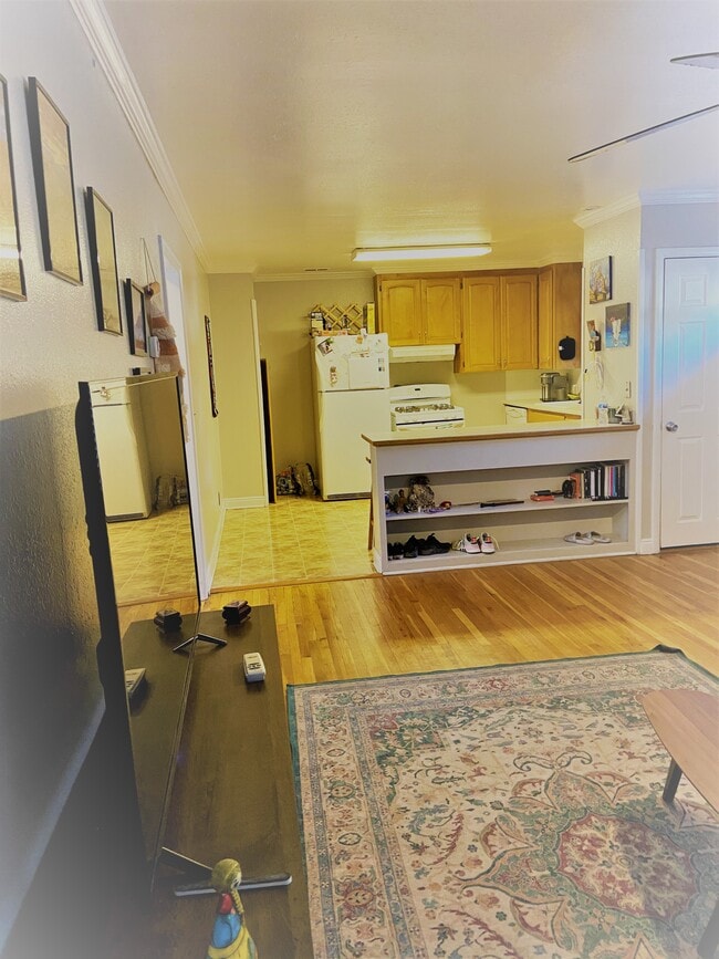 Building Photo - 923 E 500 S