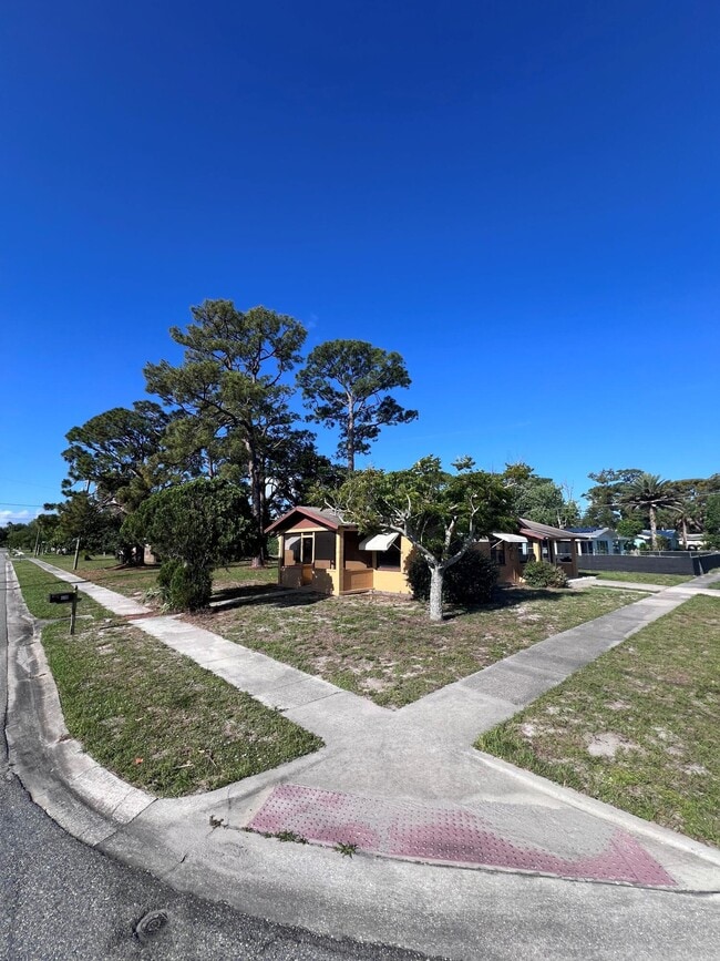 Building Photo - 4310 Mt Vernon Ave