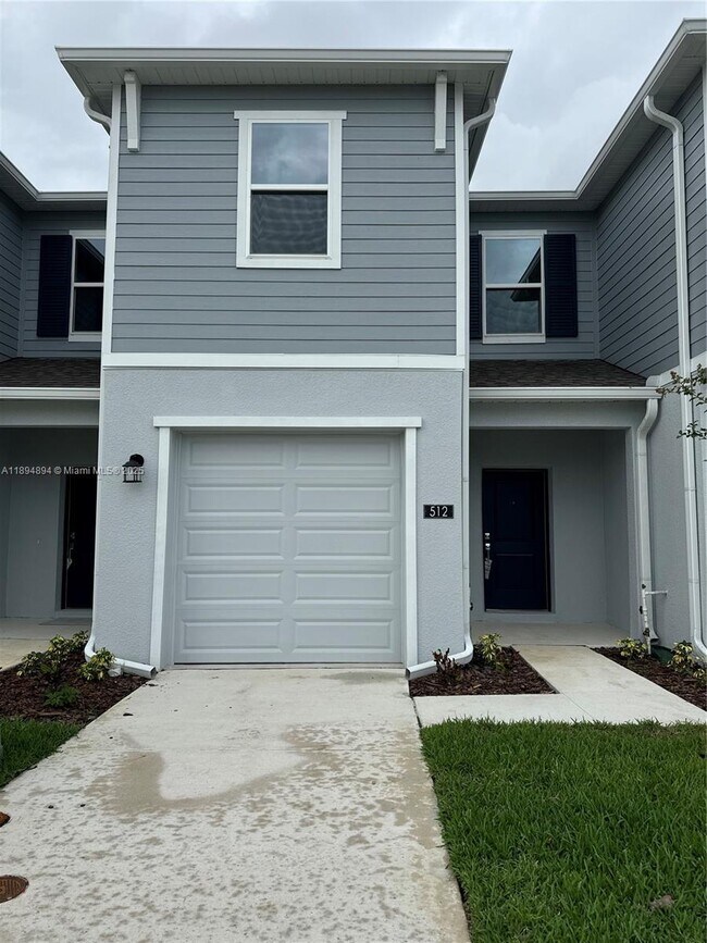 Building Photo - 512 Hart Ln