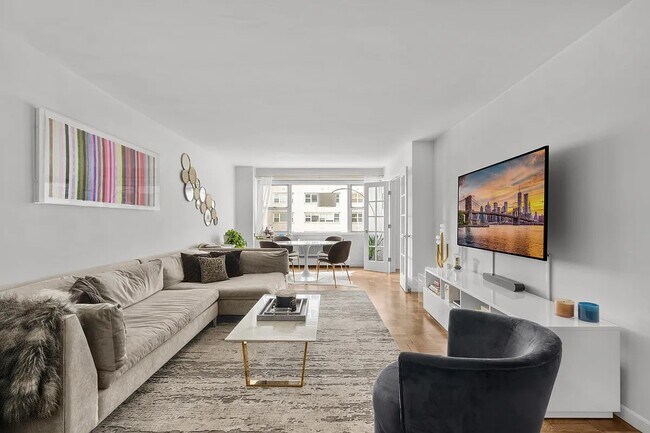 Foto del edificio - 79 W 12th St