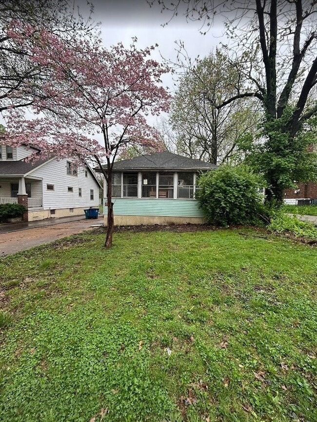 Building Photo - 2114 Lexa Dr