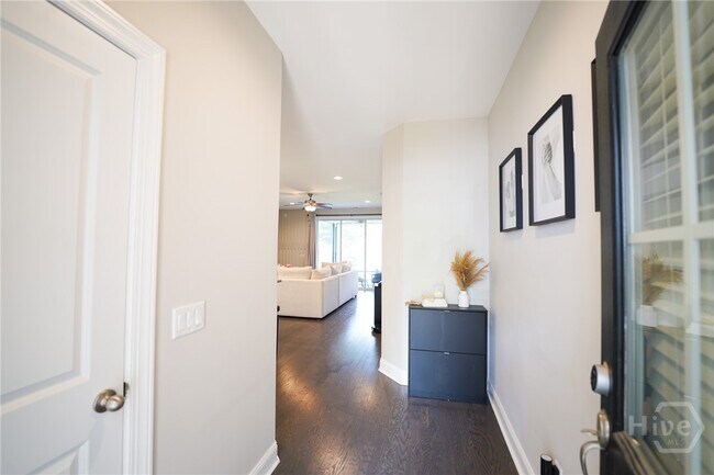 Foto del edificio - 160 Lake Lily Dr