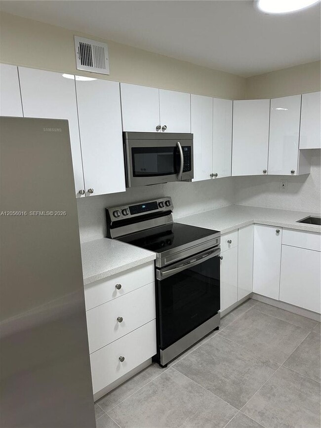 Photo - 10090 NW 80th Court 1421, Hialeah Gardens, FL 33016 House