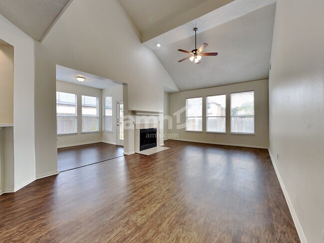 Building Photo - 2510 Valley Creek Drive