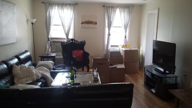 Building Photo - 263 6th St