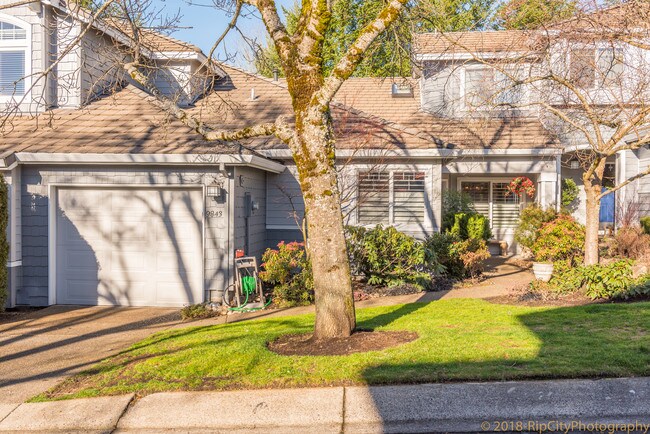 Foto del edificio - 9843 NW Silver Ridge Loop