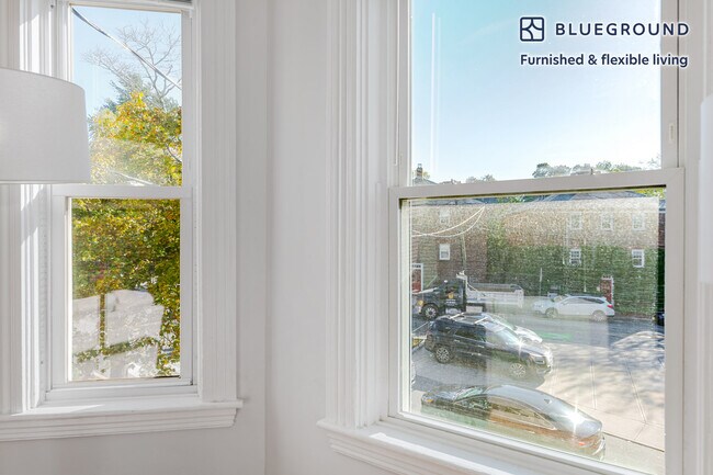 Building Photo - 4 Sherman St