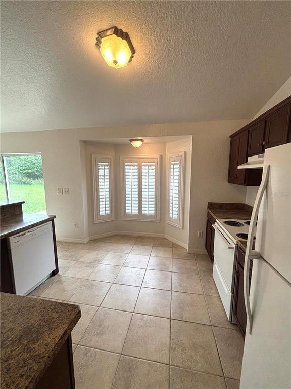 Foto del edificio - 3841 NE 28th Terrace