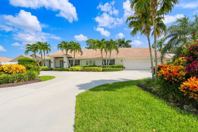 Building Photo - ** LELY COUNTRY CLUB UNFURNISHED 3 BEDROOM PLUS DEN-3 BATH PRIVATE POOL HOME IN LELY COUNTRY CLUB...