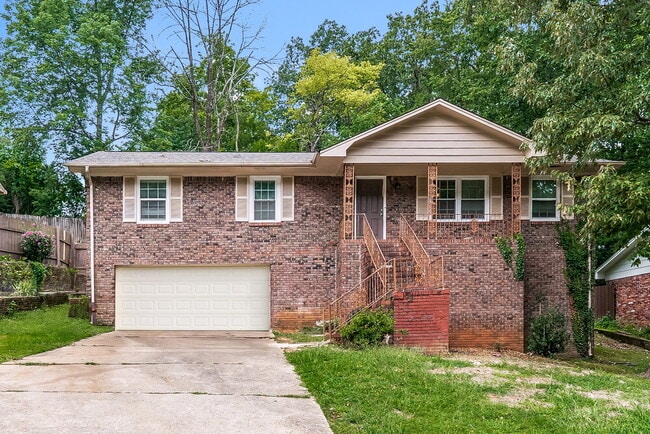 Building Photo - 904 Glenvalley Dr
