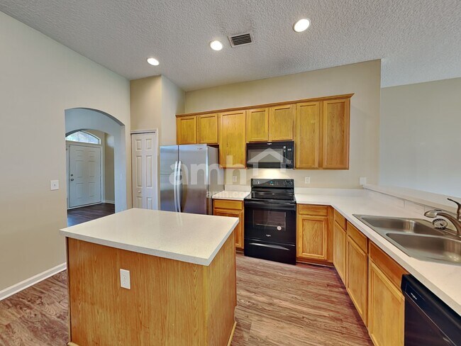 Foto del edificio - 9177 Prosperity Lake Dr