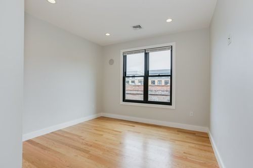 Foto del edificio - 186 W 2nd St