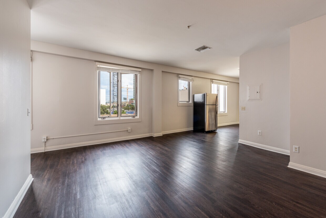 Foto principal - 1041 6th Ave