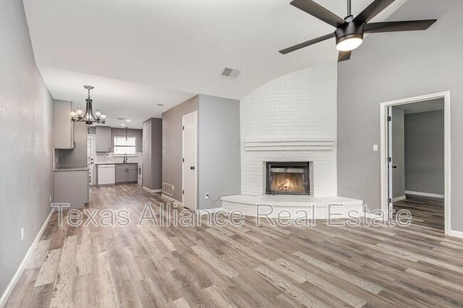 Foto del edificio - 3013 Timothy Ln