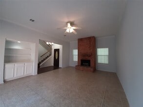 Building Photo - 8 Fawnchase Ct