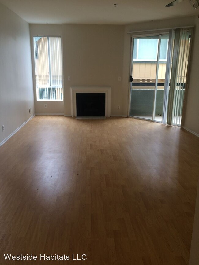Building Photo - 845 S Kingsley Dr