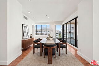 Foto del edificio - 10724 Wilshire Blvd