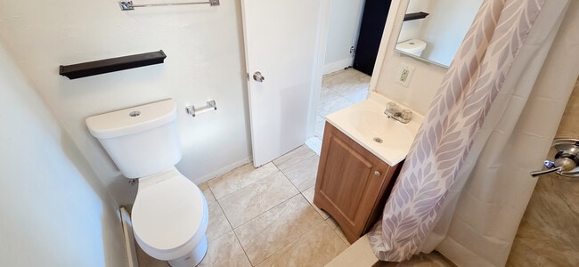 Building Photo - 306 Taylor Ave