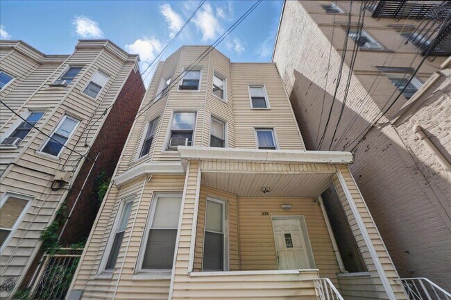 Foto del edificio - 335 47th St
