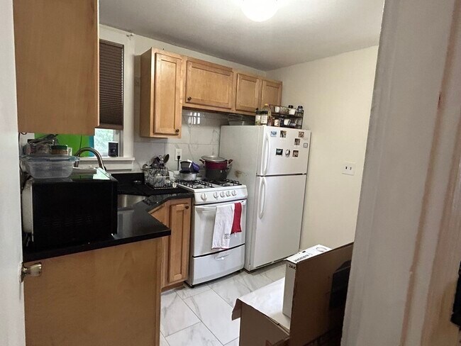 Building Photo - 10 Sycamore Ter