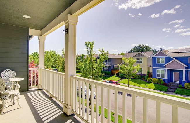 Building Photo - Beautiful 3 Bedroom 2.5 Bath House with fu...