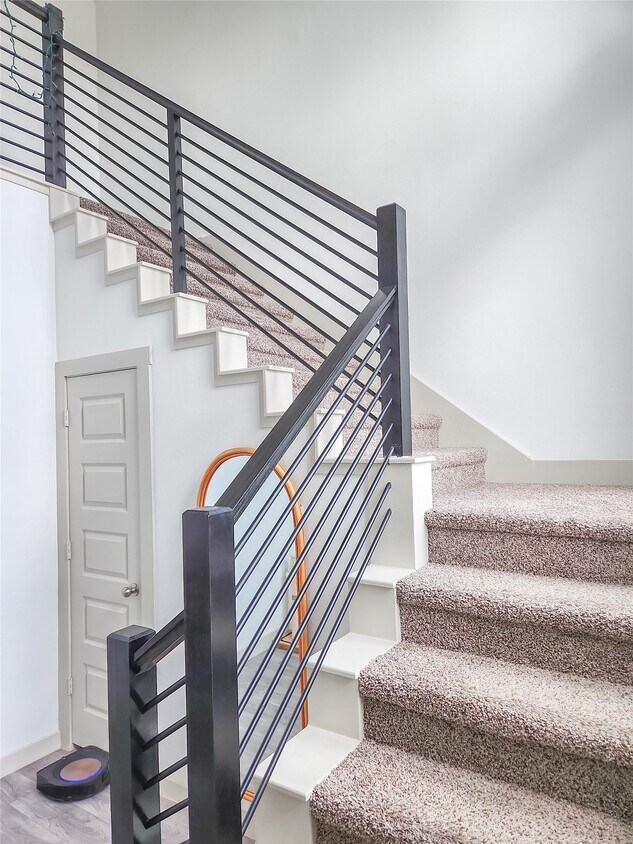 Building Photo - 7219 Sunbreeze Ln