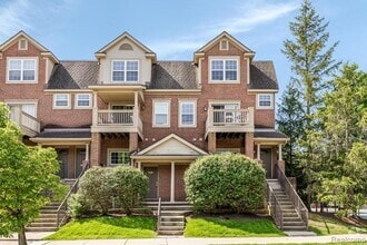 Building Photo - 2992 Barclay Way