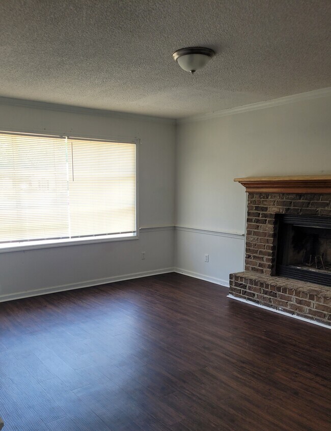 Foto del edificio - 604 Mohawk Ct