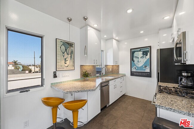 Foto del edificio - 11 24th Ave