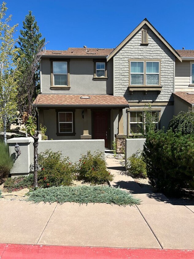 Foto principal - **READY FOR MOVE IN** Somersett Townhome