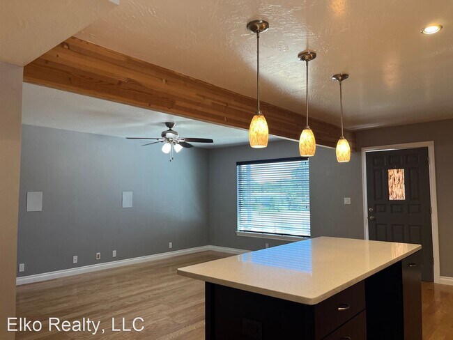 Foto del edificio - 3 br, 1 bath House - 199 Walnut St