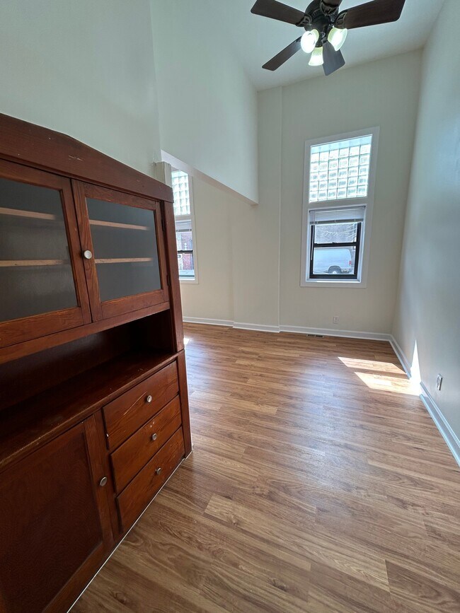 Foto del edificio - 3149 S Morgan St