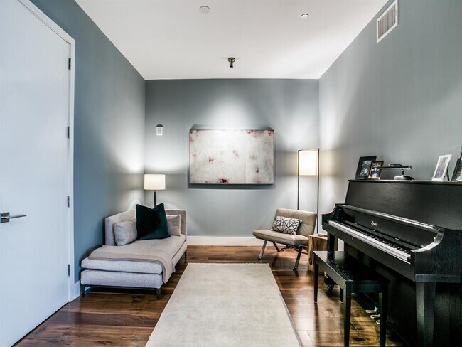Foto del edificio - 3130 N Harwood St